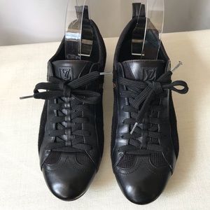 LOUIS VUITTON Blk Low Top Flat Sneakers Sz 39
